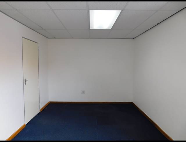 240M² OFFICE FOR SALE IN WELTEVREDEN PARK